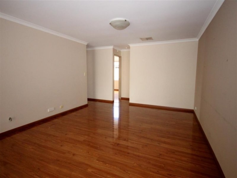 28 Tullow Gardens, Darch WA 6065