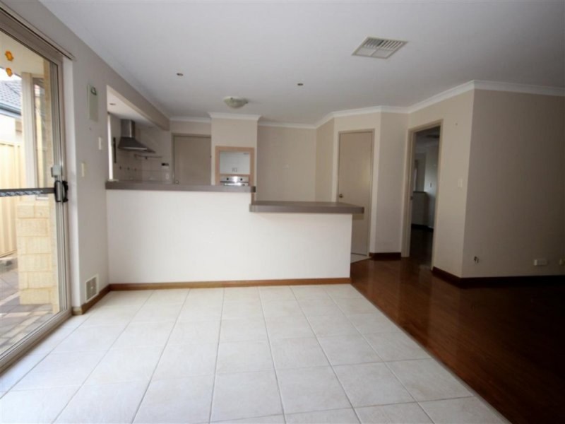 28 Tullow Gardens, Darch WA 6065