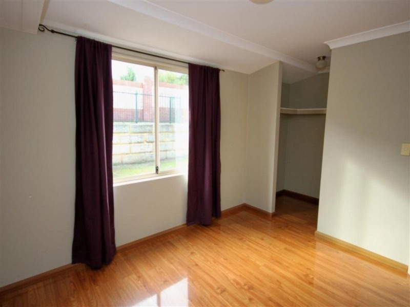 28 Tullow Gardens, Darch WA 6065