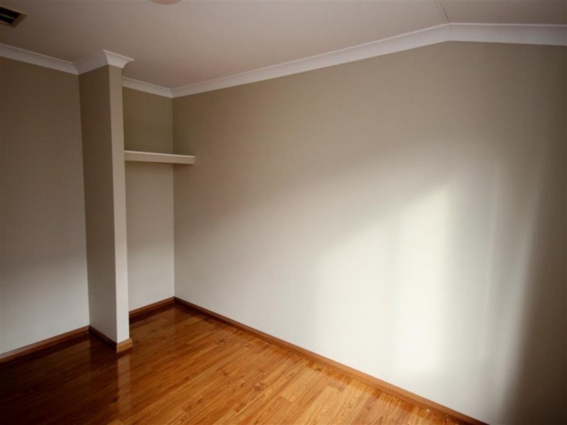 28 Tullow Gardens, Darch WA 6065