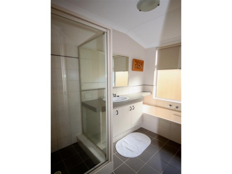 28 Tullow Gardens, Darch WA 6065