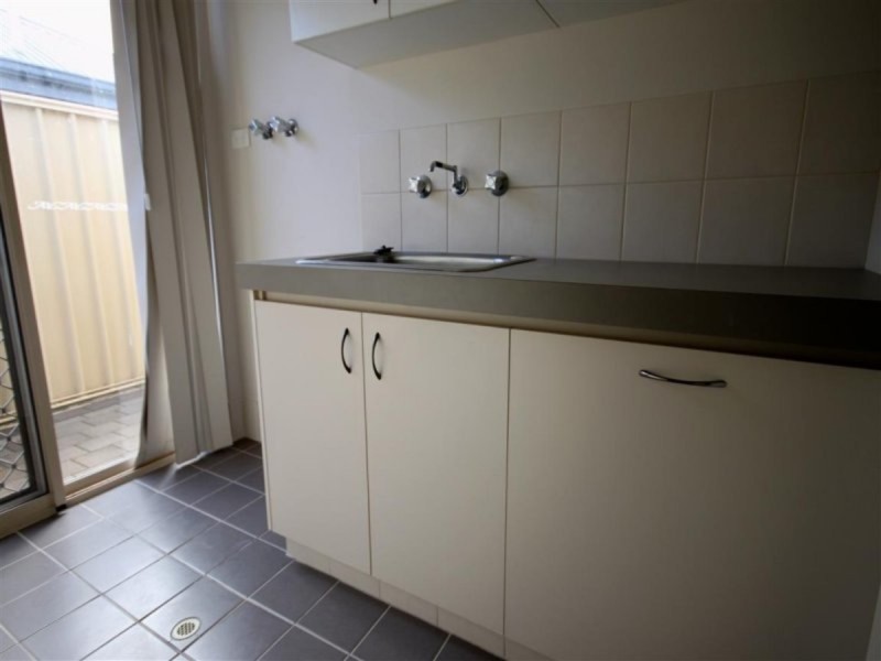 28 Tullow Gardens, Darch WA 6065