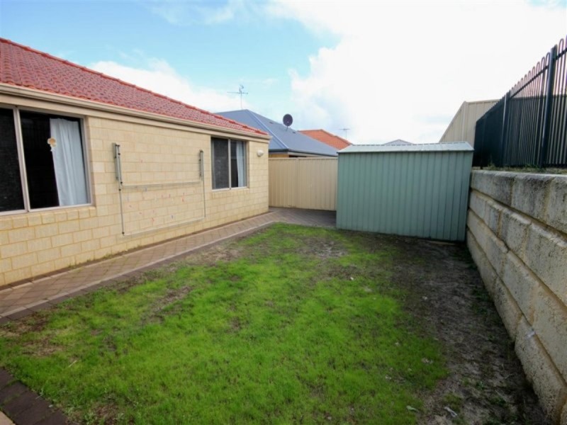 28 Tullow Gardens, Darch WA 6065