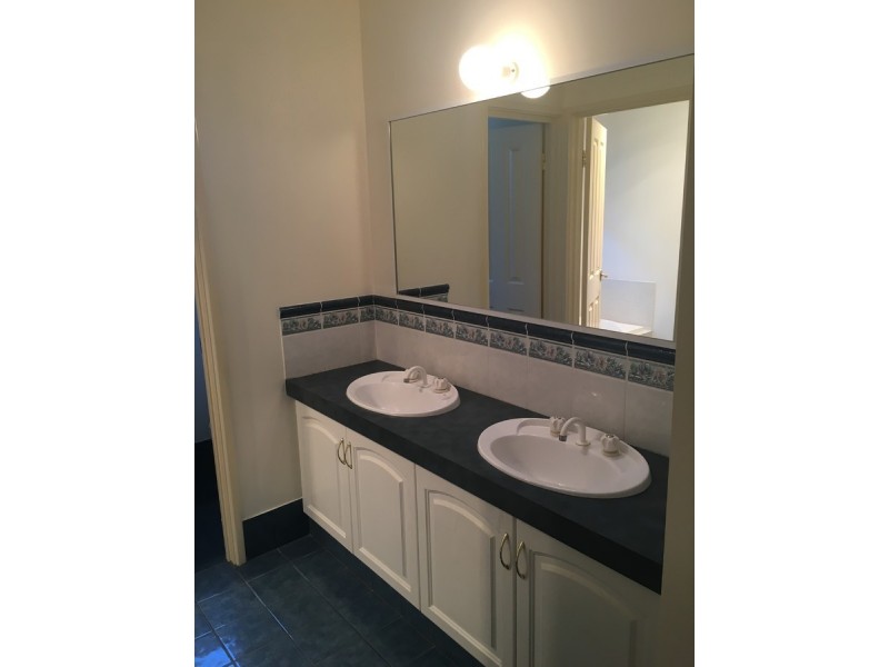 332 Kingsway, Landsdale WA 6065