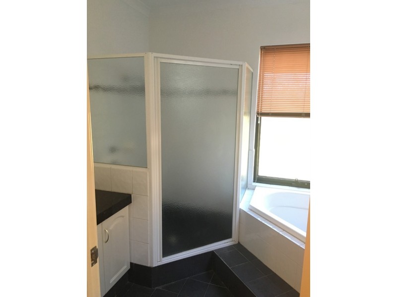 332 Kingsway, Landsdale WA 6065