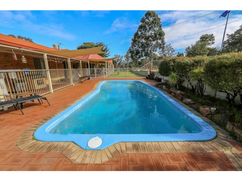 15 Starlight Grove, Gnangara WA 6077