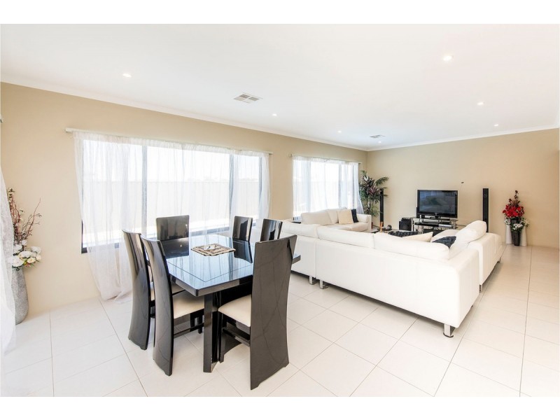 5 Wildwood Mews, Carramar WA 6031