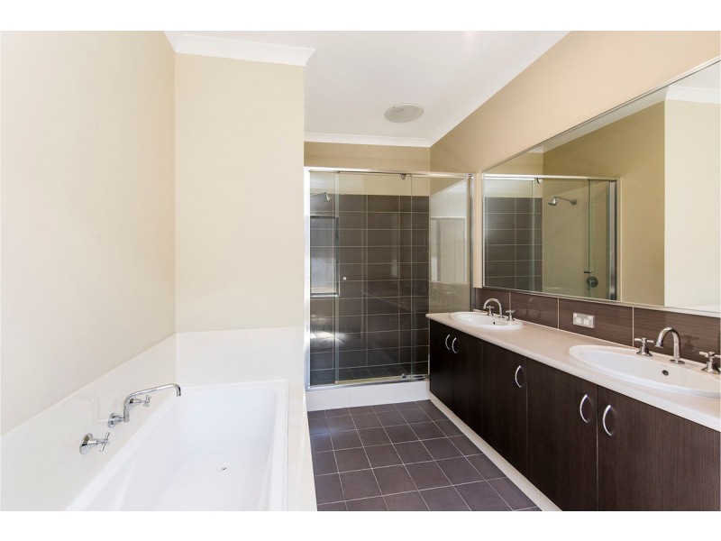 5 Wildwood Mews, Carramar WA 6031