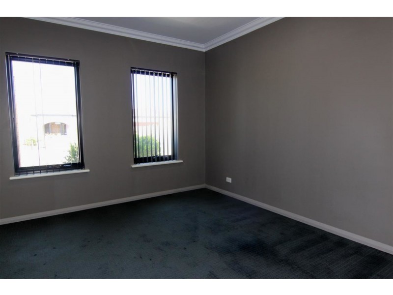 11 Braemount Road, Darch WA 6065