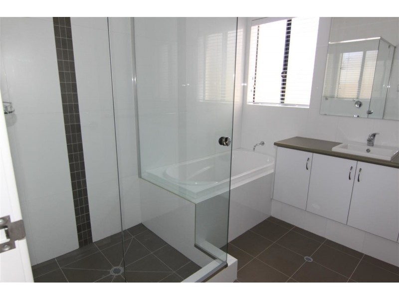 11 Braemount Road, Darch WA 6065