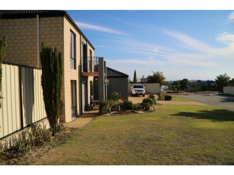 52 Allanbi Circle, Carramar WA 6031