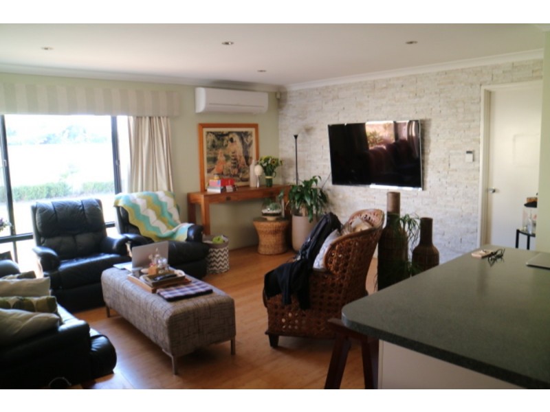 52 Allanbi Circle, Carramar WA 6031