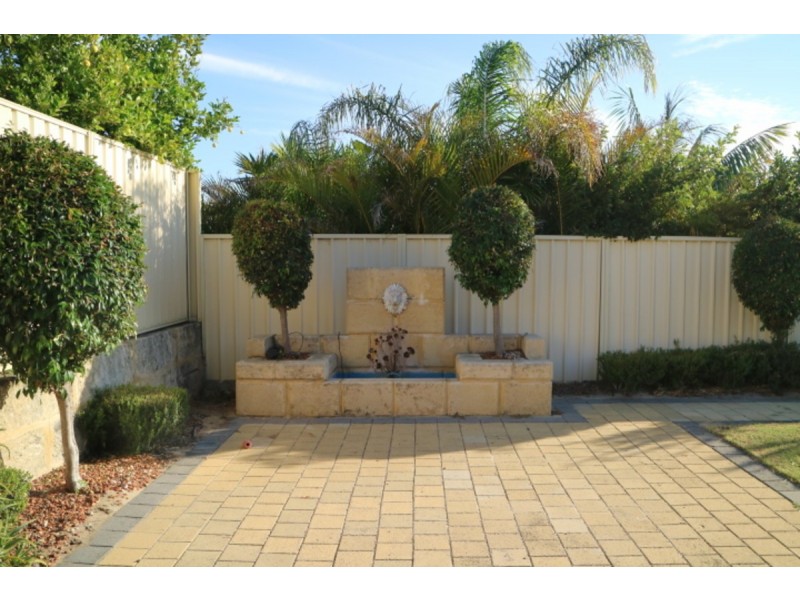 52 Allanbi Circle, Carramar WA 6031