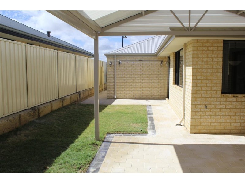 16 Rometta Way, Sinagra WA 6065
