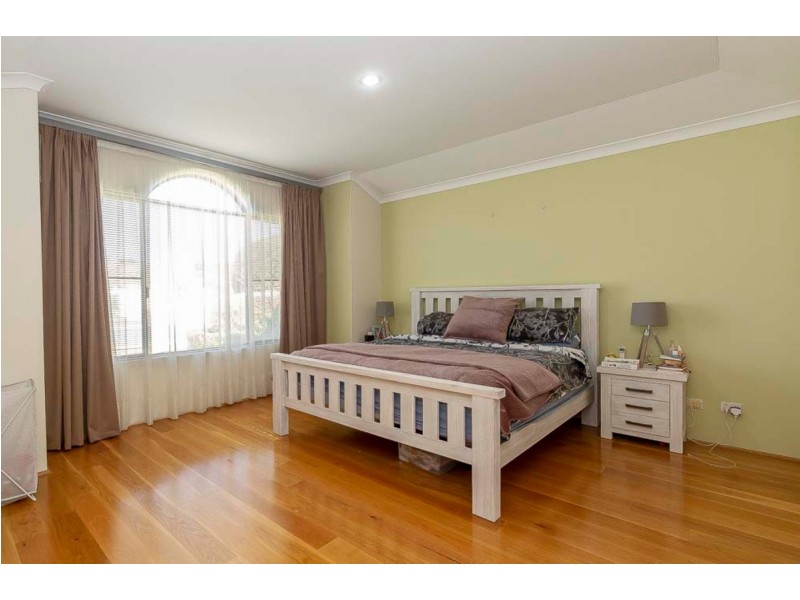 54 Southmead Dve, Landsdale WA 6065