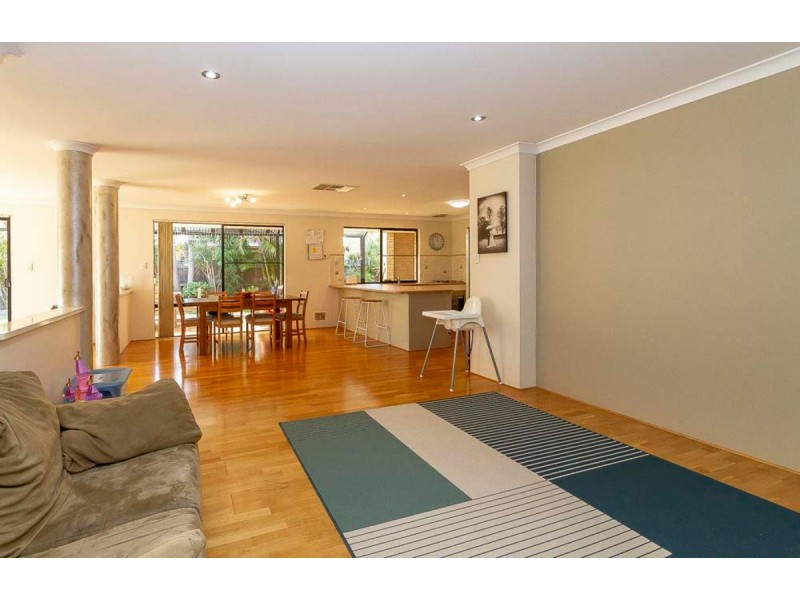 54 Southmead Dve, Landsdale WA 6065