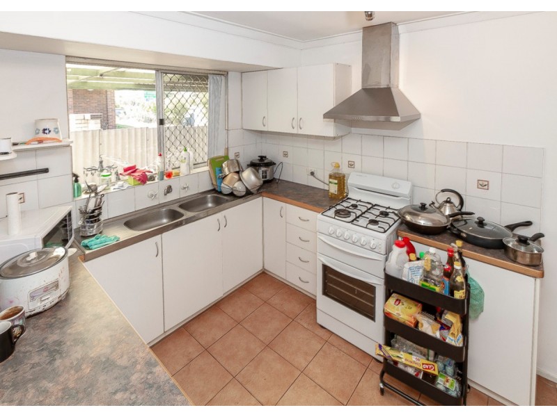 4/33 Leach Highway, Wilson WA 6107