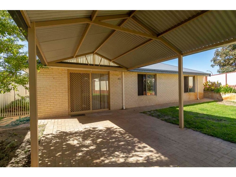 286 Kingsway, Darch WA 6065