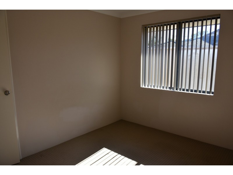 84 Hellfire Drive, Darch WA 6065