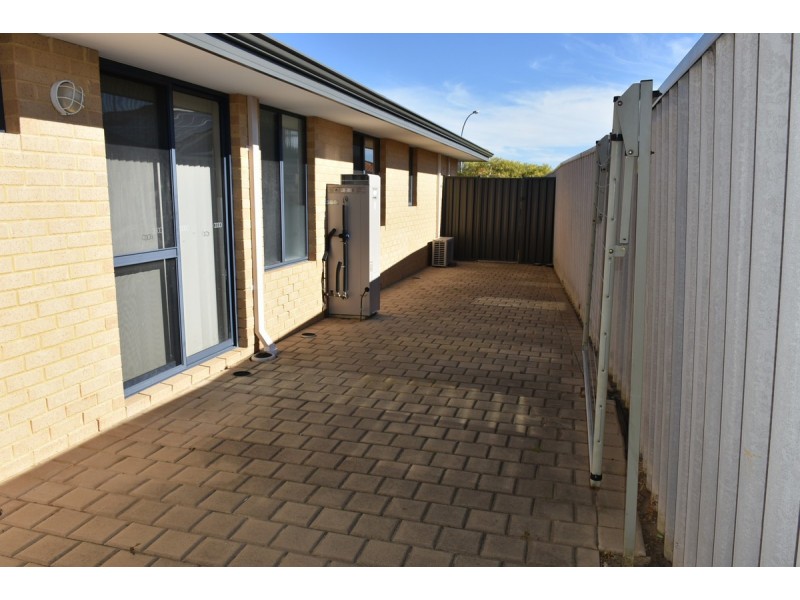 84 Hellfire Drive, Darch WA 6065