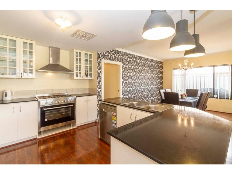 4 Varley Crest, Landsdale WA 6065