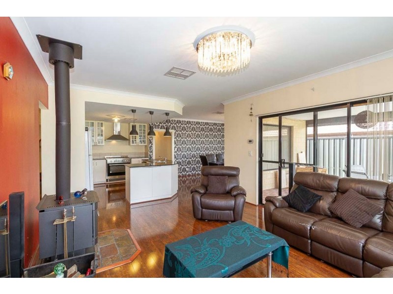 4 Varley Crest, Landsdale WA 6065