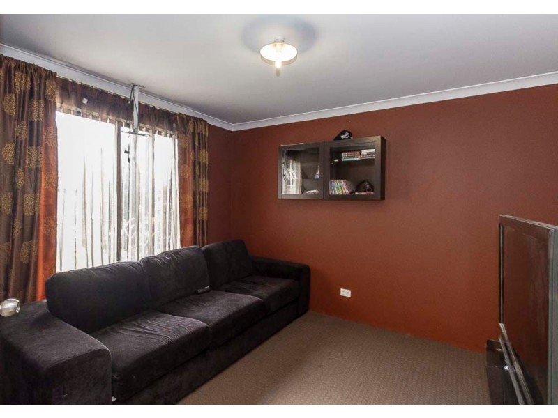 4 Varley Crest, Landsdale WA 6065