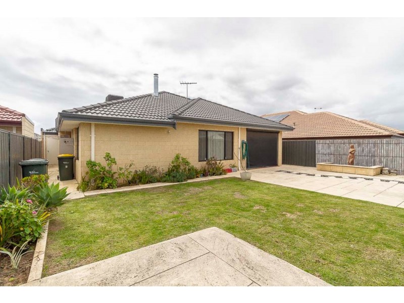 4 Varley Crest, Landsdale WA 6065