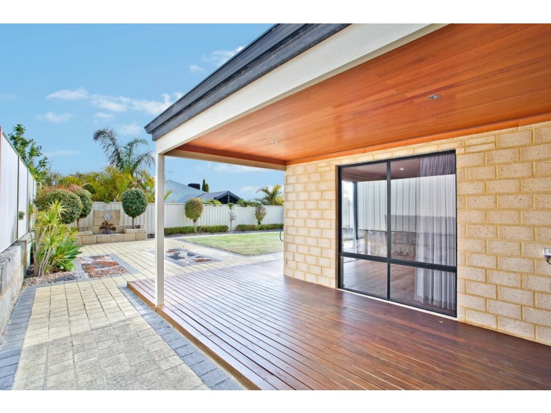 52 Allanbi Circle, Carramar WA 6031