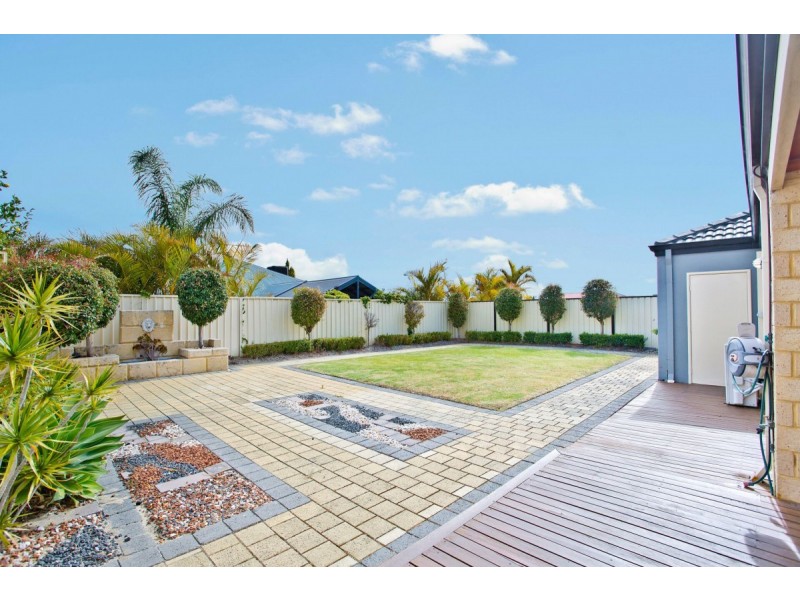 52 Allanbi Circle, Carramar WA 6031