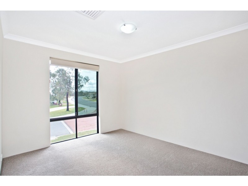 52 Allanbi Circle, Carramar WA 6031