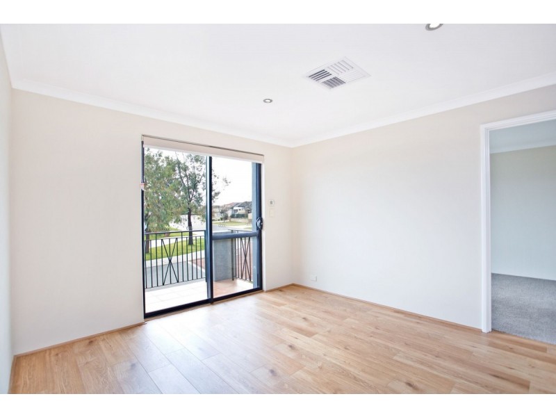 52 Allanbi Circle, Carramar WA 6031