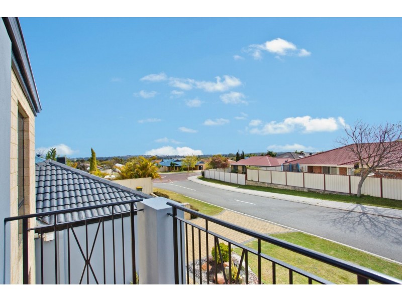 52 Allanbi Circle, Carramar WA 6031
