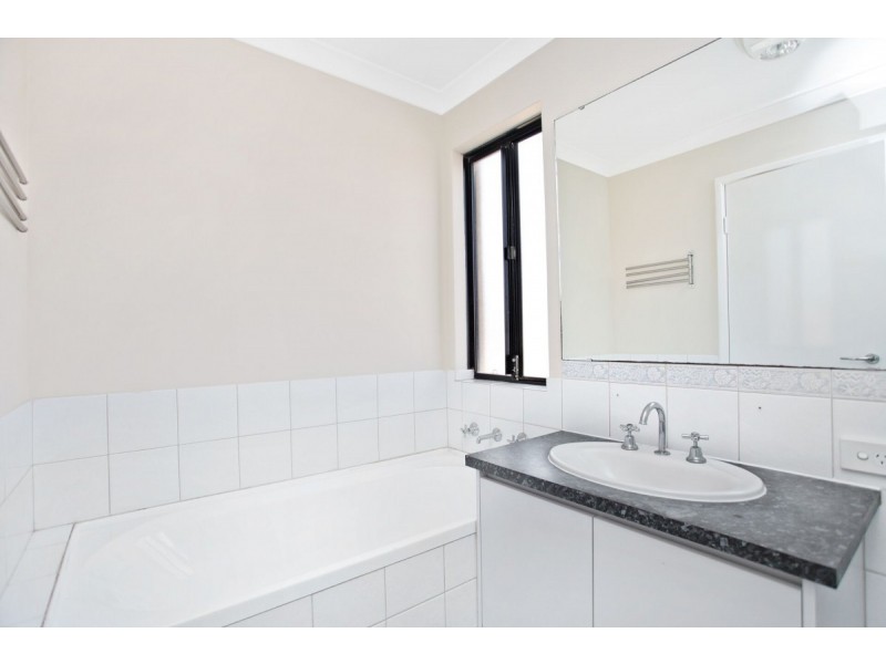 52 Allanbi Circle, Carramar WA 6031