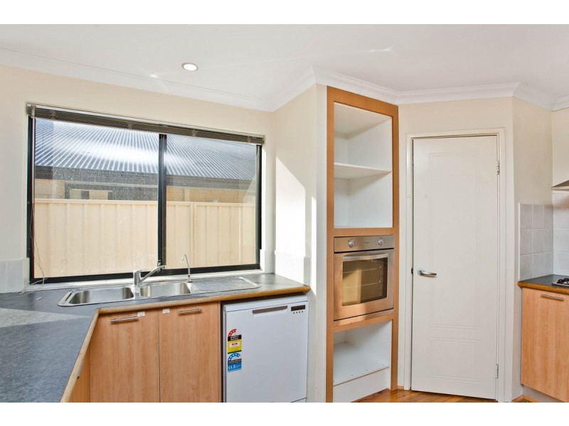 18 Osterley Tce, Darch WA 6065