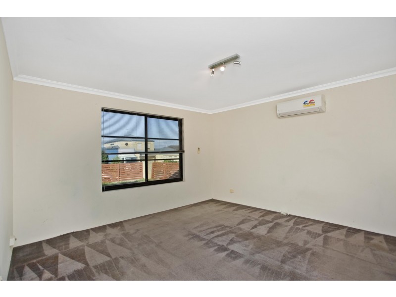 18 Osterley Tce, Darch WA 6065
