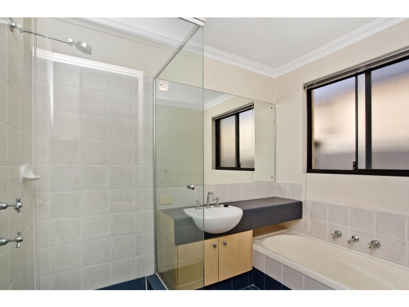 18 Osterley Tce, Darch WA 6065