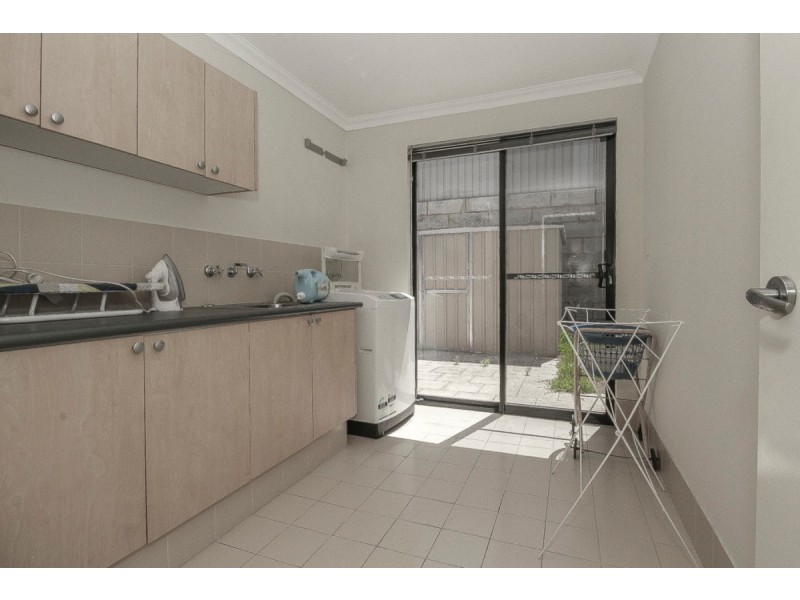 18 Osterley Tce, Darch WA 6065