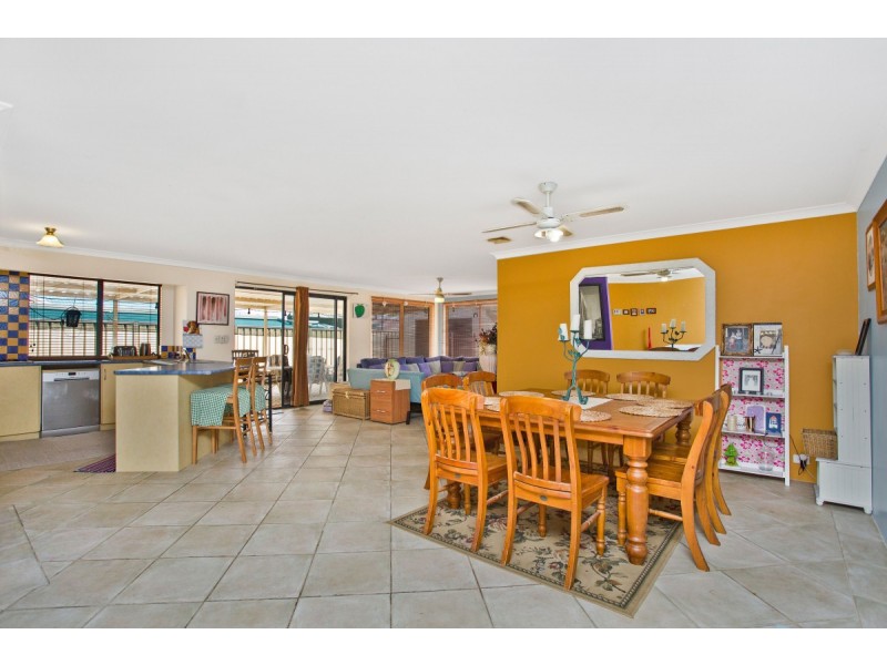 233 Kingsway, Darch WA 6065