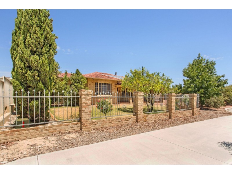 5 Reihill Road, Darch WA 6065