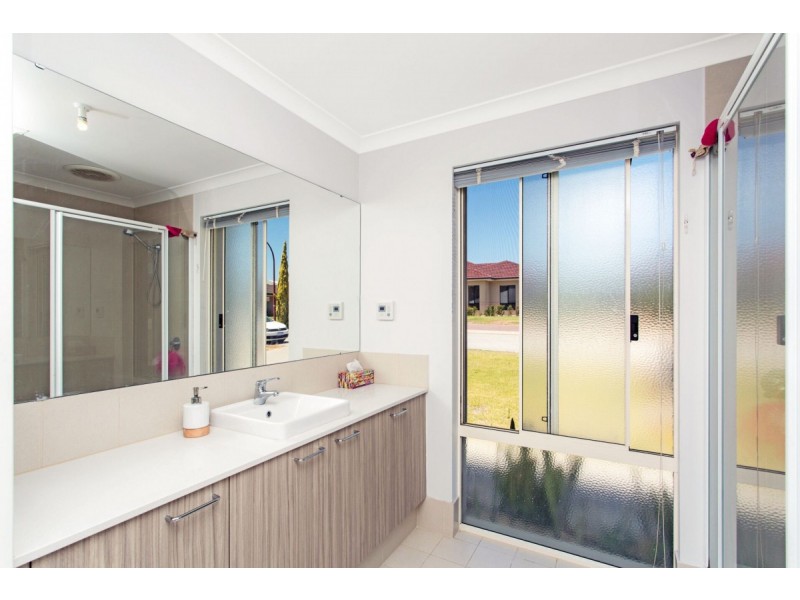 5 Reihill Road, Darch WA 6065