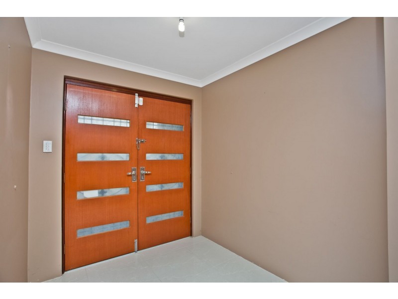 39 Reginald Way, Queens Park WA 6107