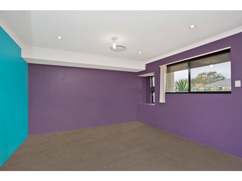 39 Reginald Way, Queens Park WA 6107