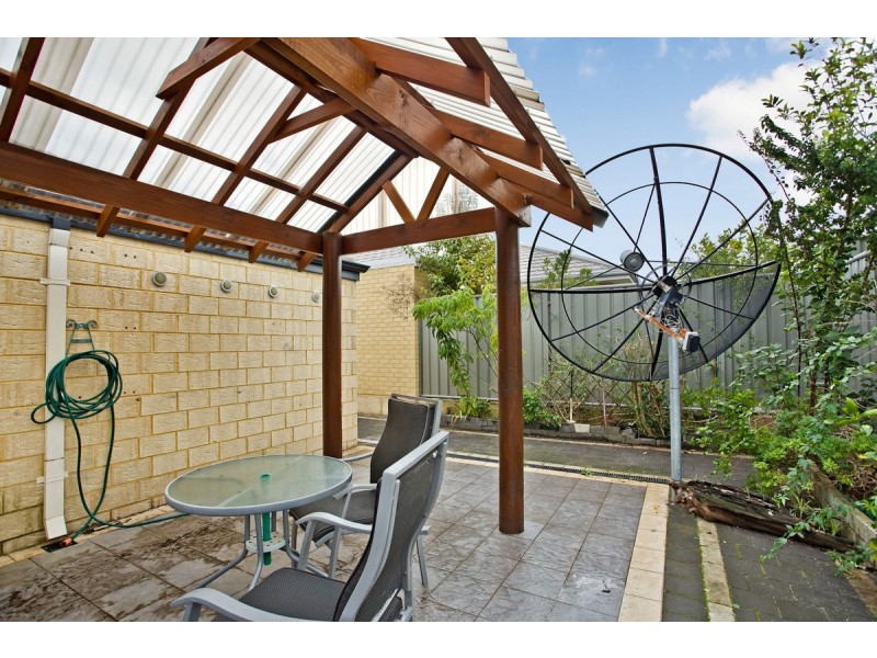 39 Reginald Way, Queens Park WA 6107