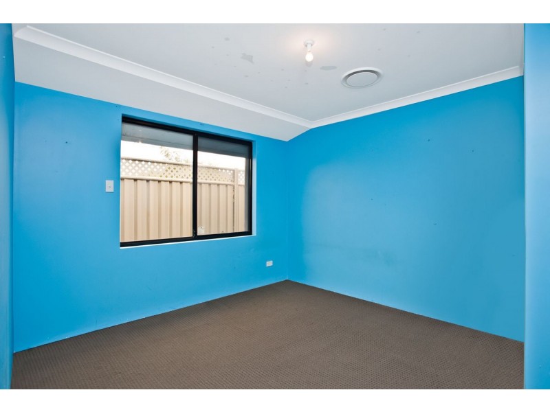 39 Reginald Way, Queens Park WA 6107