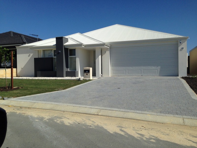 31 Raeside Drive, Landsdale WA 6065