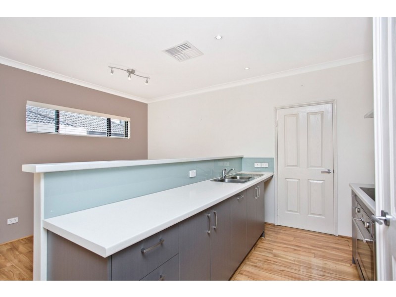 1/72 Susan Road, Madeley WA 6065