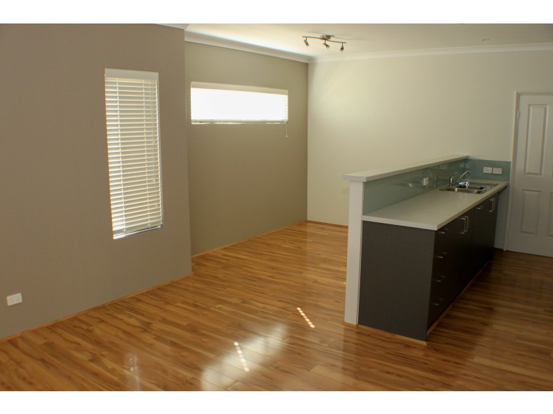 1/72 Susan Road, Madeley WA 6065