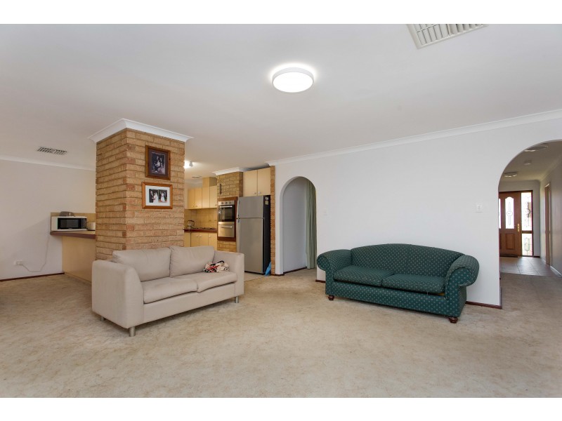 26 Drayton Green Way, Kingsley WA 6026