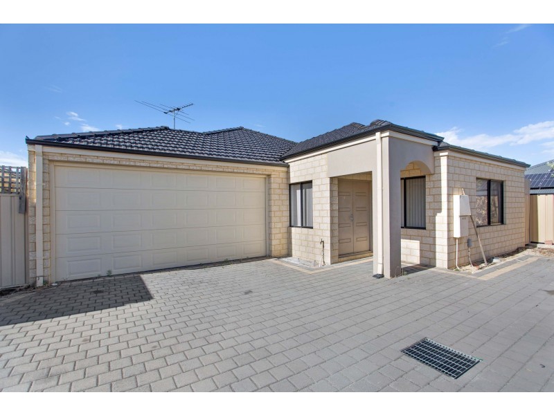 4/11 Bolton Way, Darch WA 6065